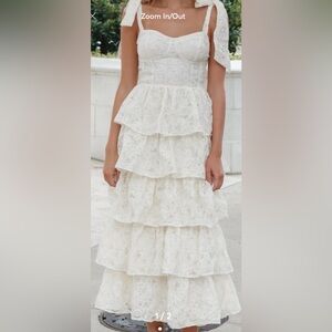 NWT 🤍 Tiered Lace Dress in Ivory